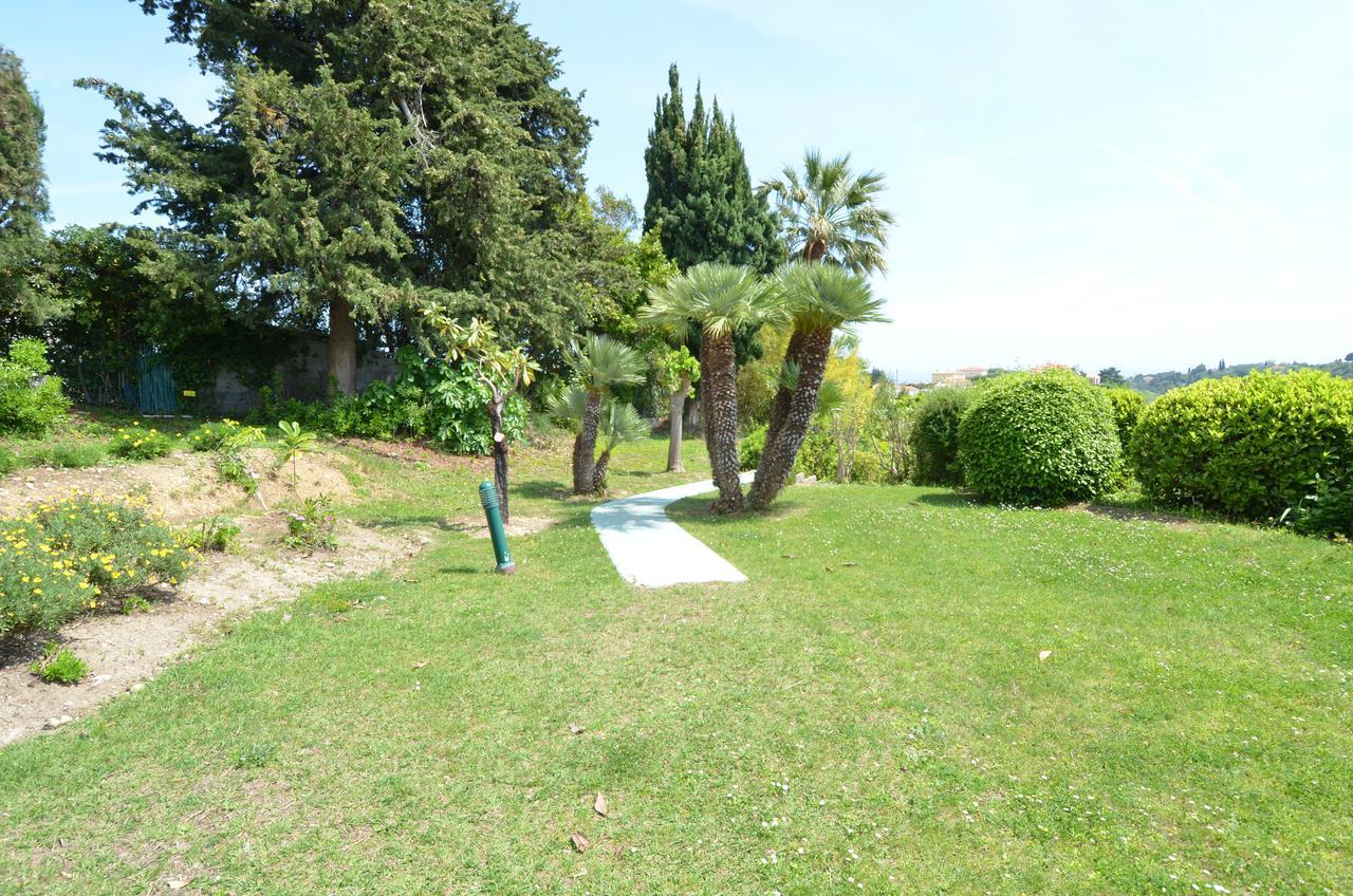 6 Personnes Avec Terrasse Et Piscine Quartier Fabron A * Nice