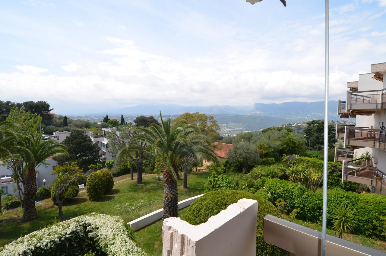 6 Personnes Avec Terrasse Et Piscine Quartier Fabron A * Nice